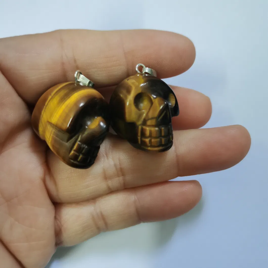 Natural Crystal Skulls Carved Gold Sand Stone Skulls Pendant Jewelry Necklace (ESB01426)